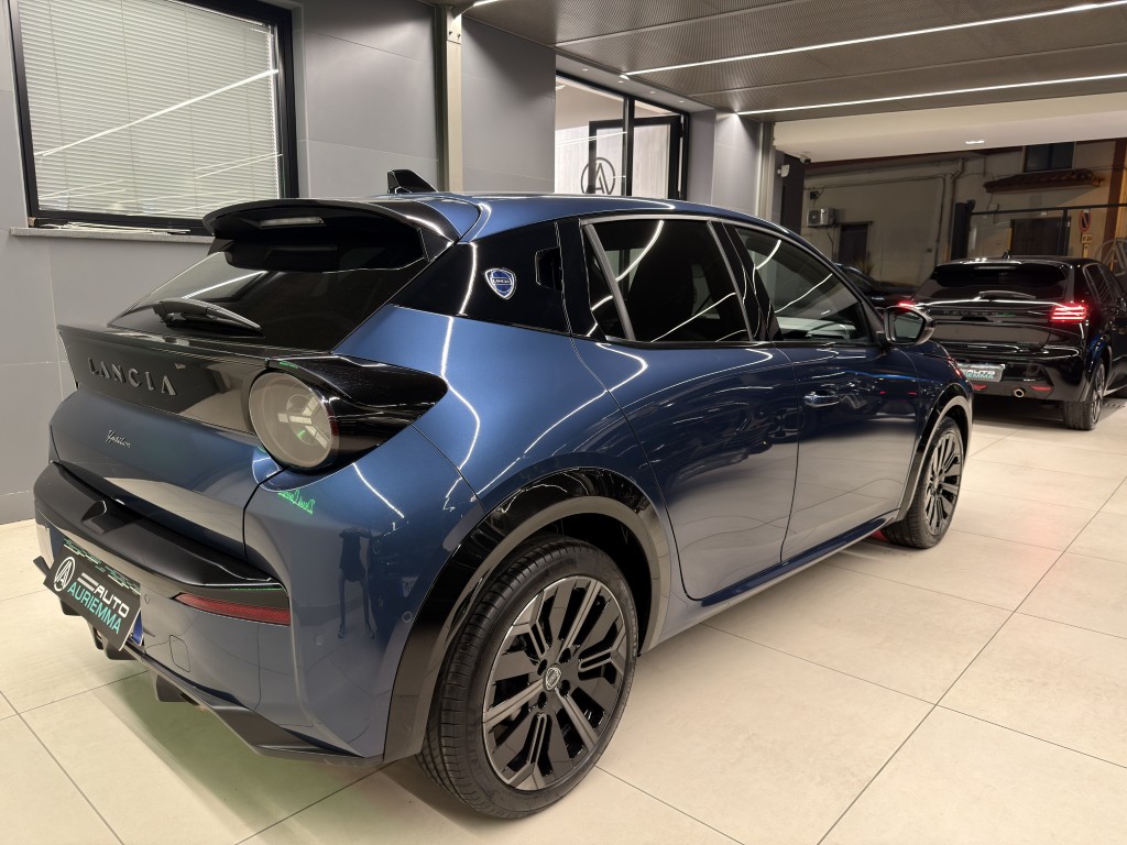 LANCIA YPSLON 1200 HYBRID 110 CV  EDIZIONE CASSINA 